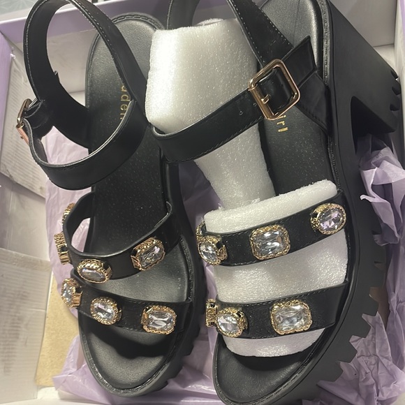 Jeweled black chunky sandal’s - Picture 8 of 13